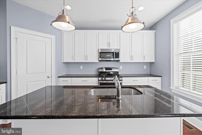 Building Photo - 519 Wheelmen St