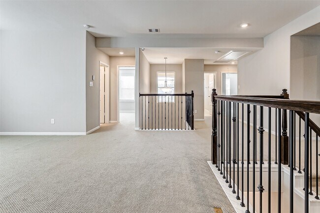 Building Photo - 2165 Woodland Pine Dr