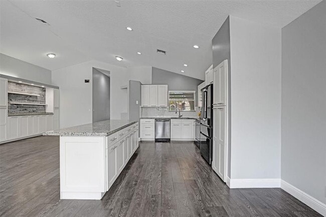 Building Photo - 5056 NW 95th Dr