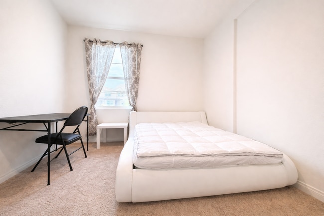 Building Photo - 21171 Broken Stone Ct