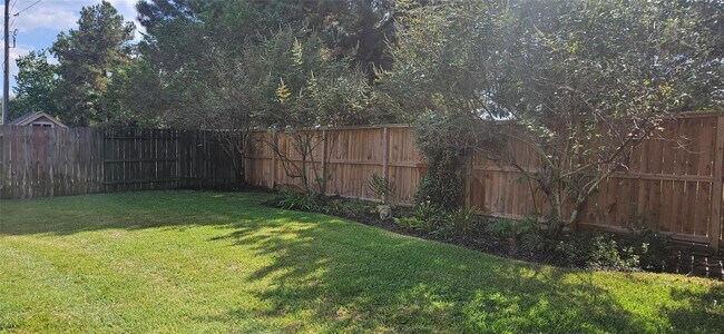 Building Photo - 23319 W Pine Ivy Ln