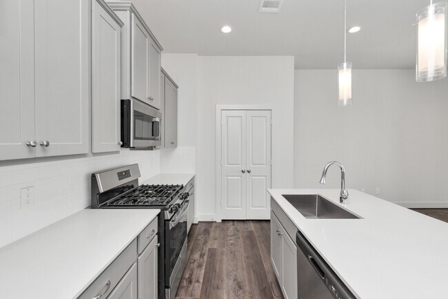 Building Photo - 2007 Bauer Dr