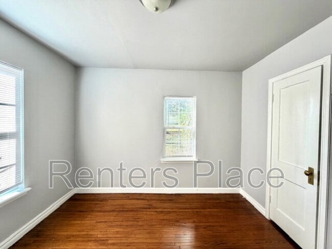 Building Photo - 1328 S Erie Ave