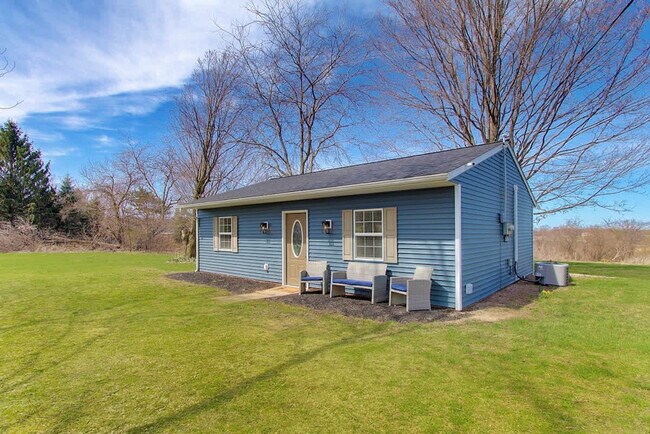 Building Photo - 1610 Cooper Foster Park Rd