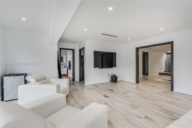 Building Photo - 11531 SW 93rd St