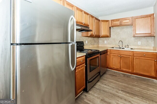 Building Photo - 429 Azalea Dr