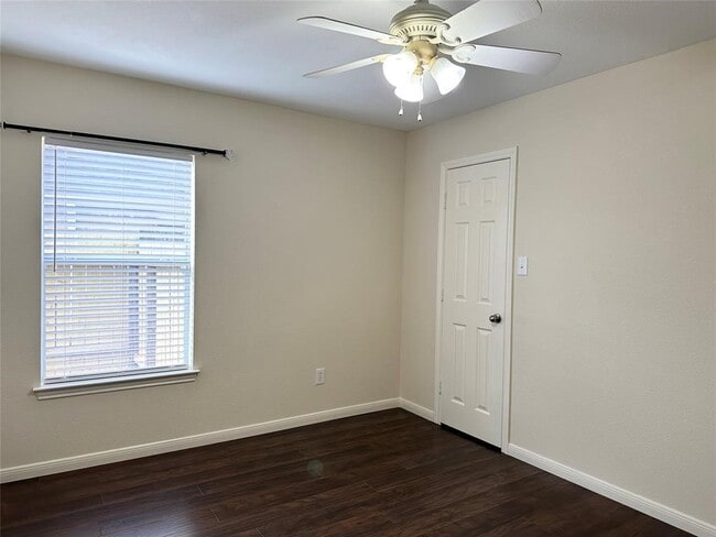 Building Photo - 1707 Magnolia Lake Ln