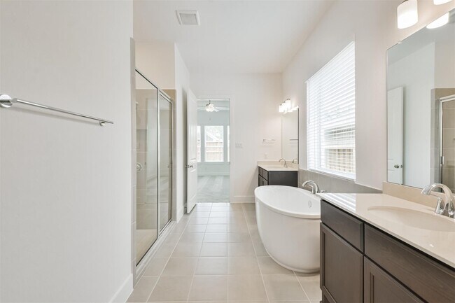 Building Photo - 7216 Stillmeadow Grv Dr
