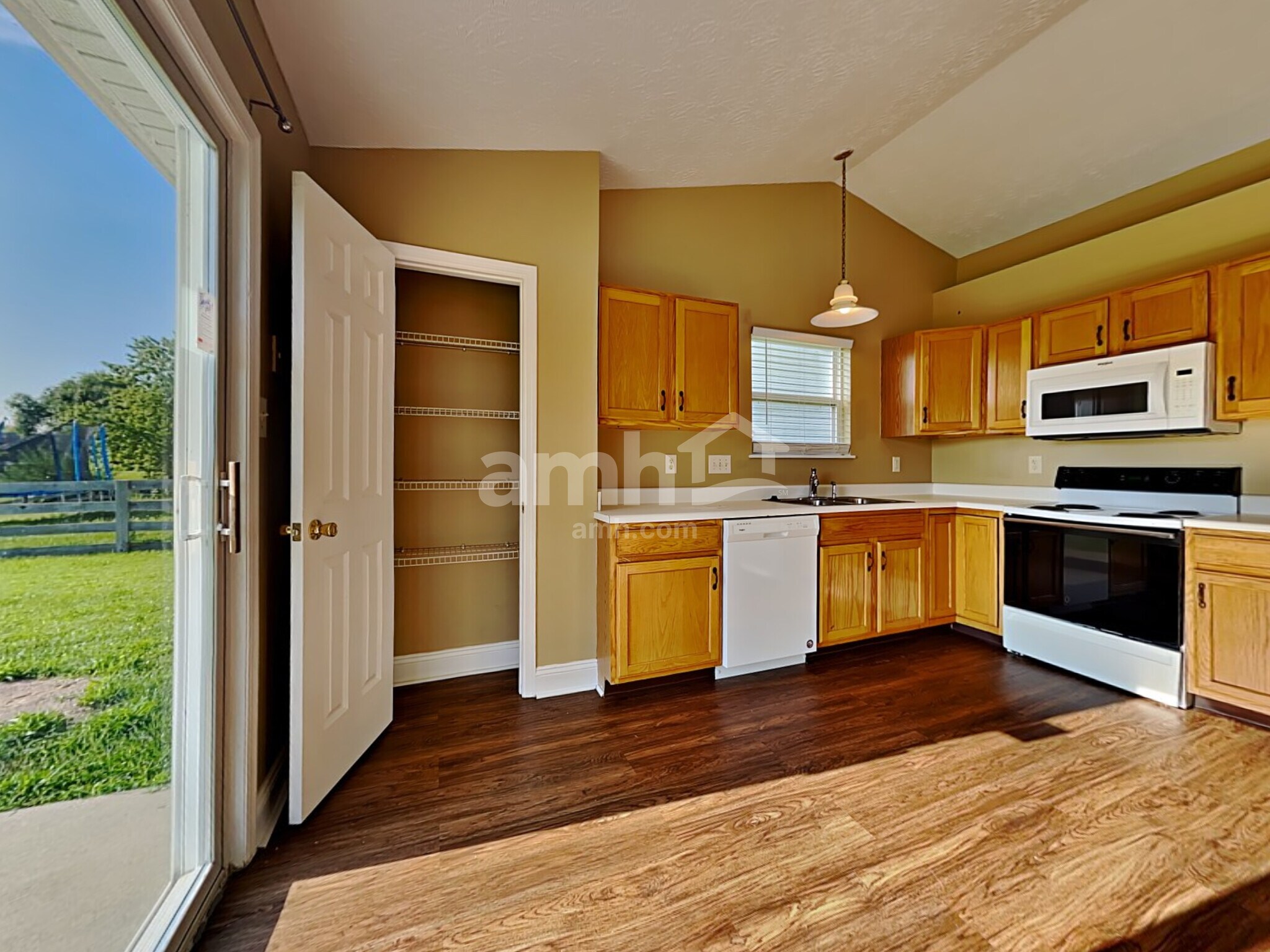 Building Photo - 7184 Franklin Madison Rd