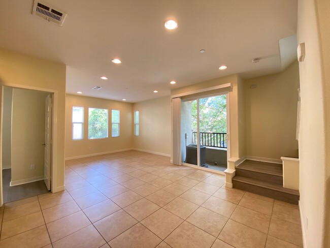 Building Photo - 3bedroom 3 bath home in the Solaire Commun...