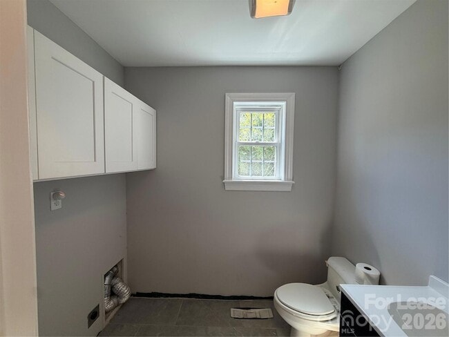 Building Photo - 637 Hartness Rd