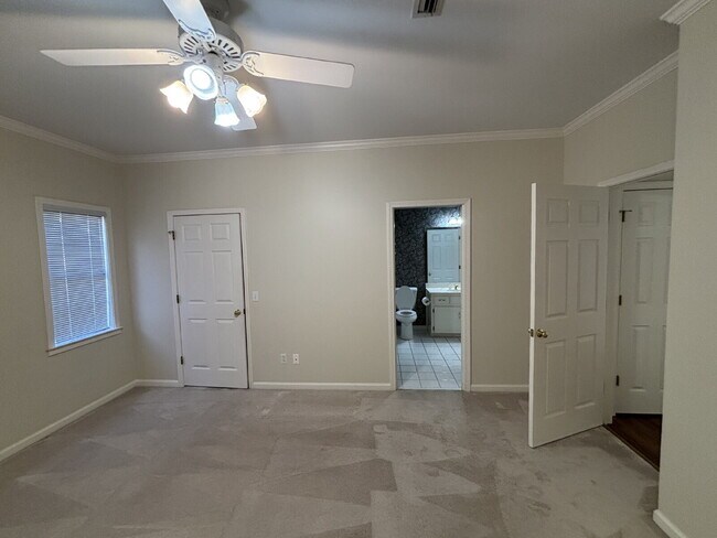 Building Photo - 39 Williamsburg Pl