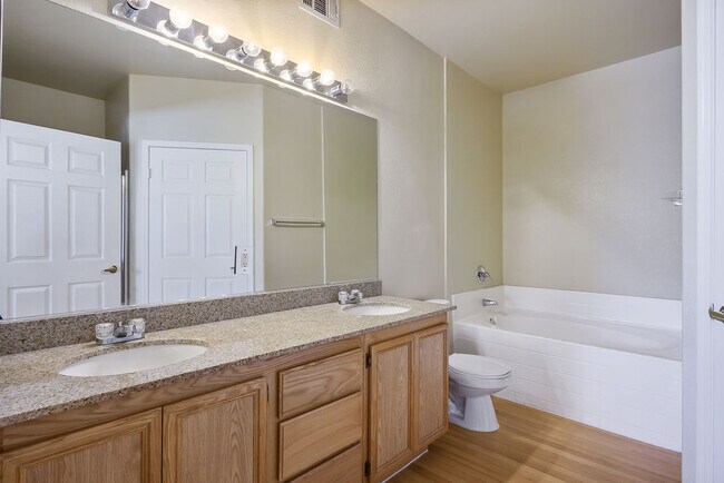 Building Photo - 10550 W Alexander Rd