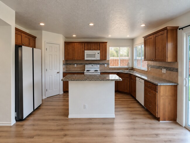 Building Photo - 2856 W Lost Rapids Dr