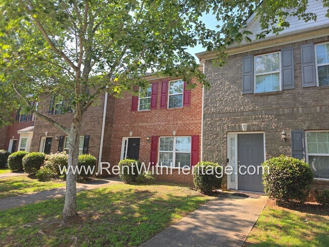 Building Photo - Fantastic 4bd/2.5ba Townhome/ Swim Tennis/ Great Location
