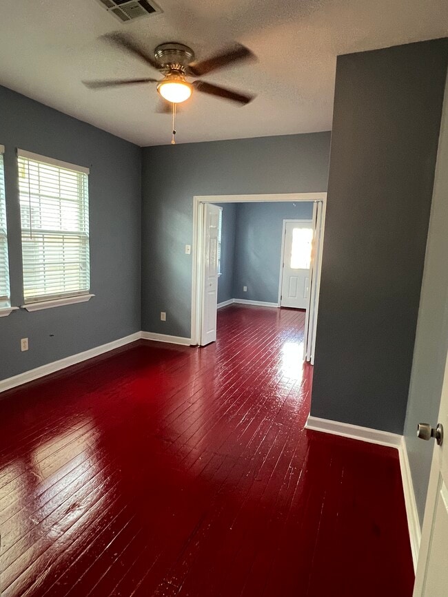 Building Photo - 3030 Toulouse St