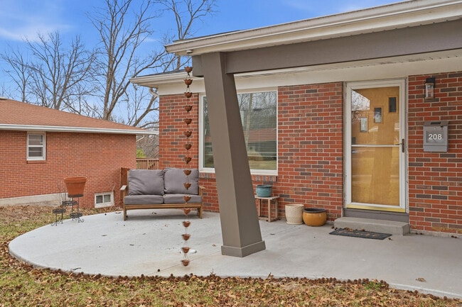 Building Photo - 208 Westridge Dr