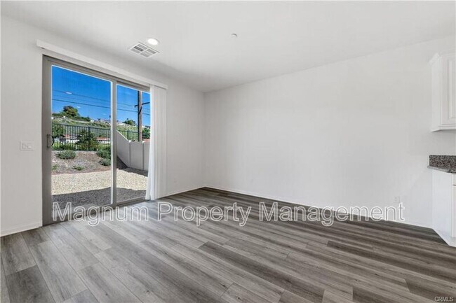 Building Photo - 21122 Saratoga Dr