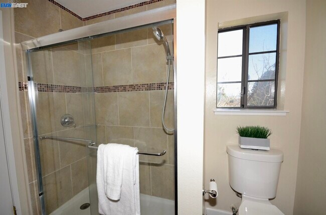 Building Photo - 3114 Heather Ridge Dr