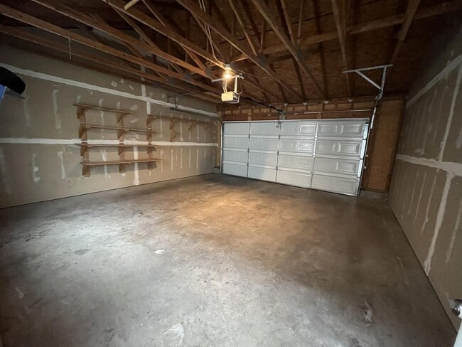 Building Photo - 141 Penny Ln