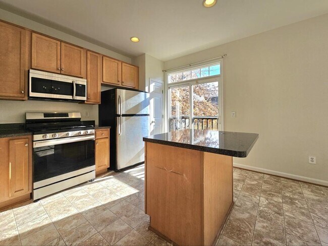 Building Photo - 15334 Elizabeth Burbage Loop