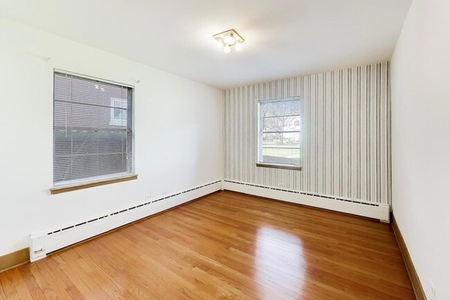 Building Photo - 545 Thatcher Ave