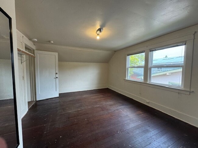 Building Photo - 1841 H St