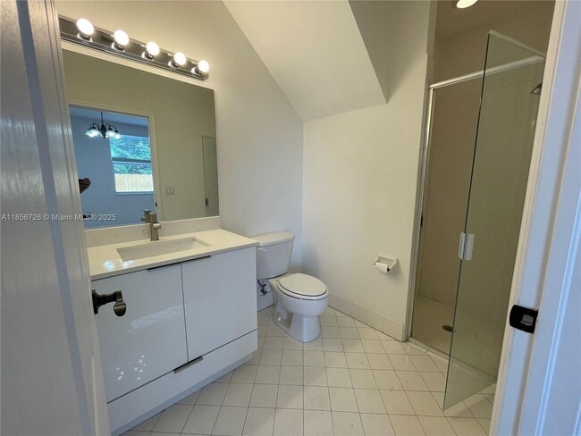 Building Photo - 968 NE 41st Pl