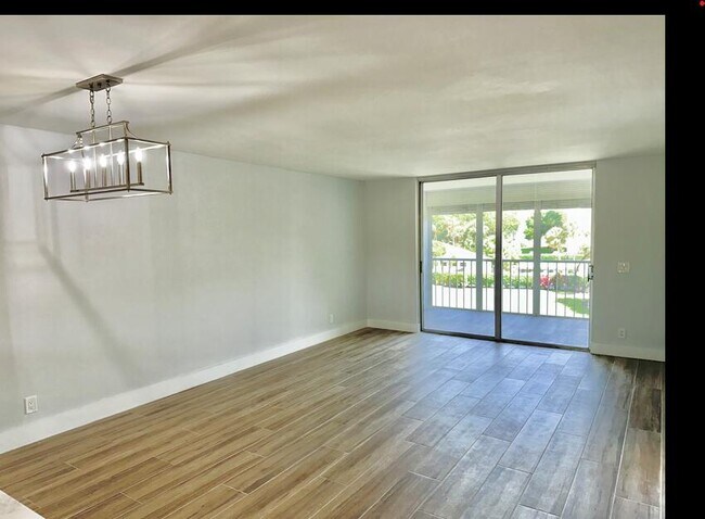Building Photo - 14527 Bonaire Blvd