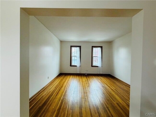 Building Photo - 4 Grant St