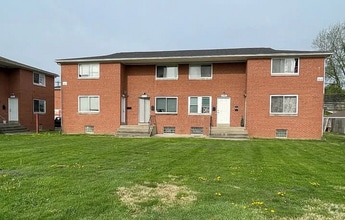 Building Photo - 807-831 Manning Ave