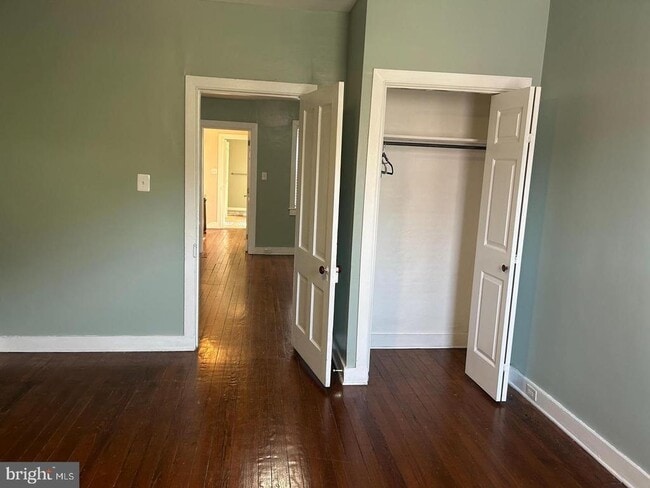 Building Photo - 124 W Hamburg St