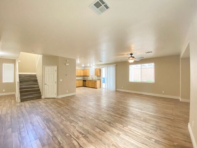 Building Photo - Wonderful two-story single-family house