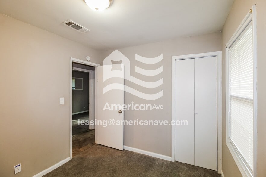 Building Photo - 2423 Adger Rd