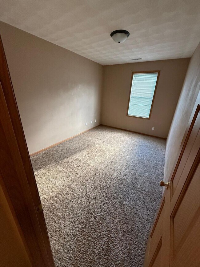 Building Photo - 10302 Metalmark Ln