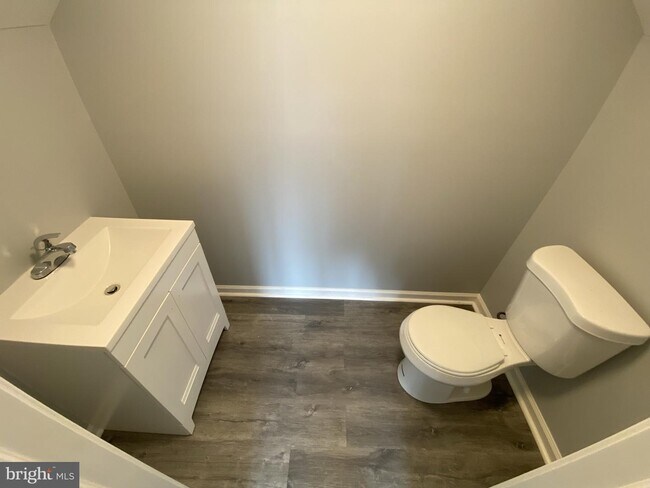 Building Photo - 2605 Maple Ave