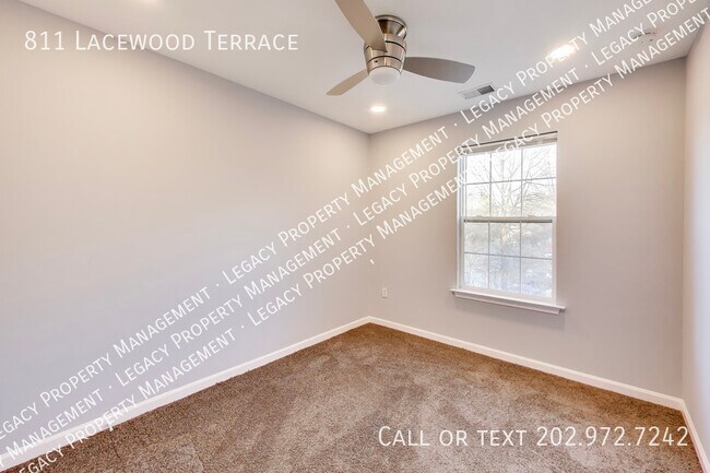 Building Photo - 811 Lacewood Terrace