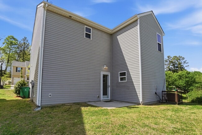 Building Photo - 4-bedroom with Water Front View