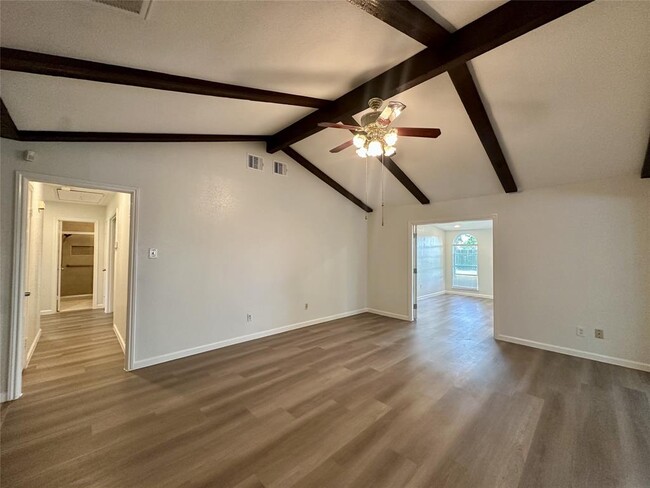 Building Photo - 1126 Ravenscourt Dr