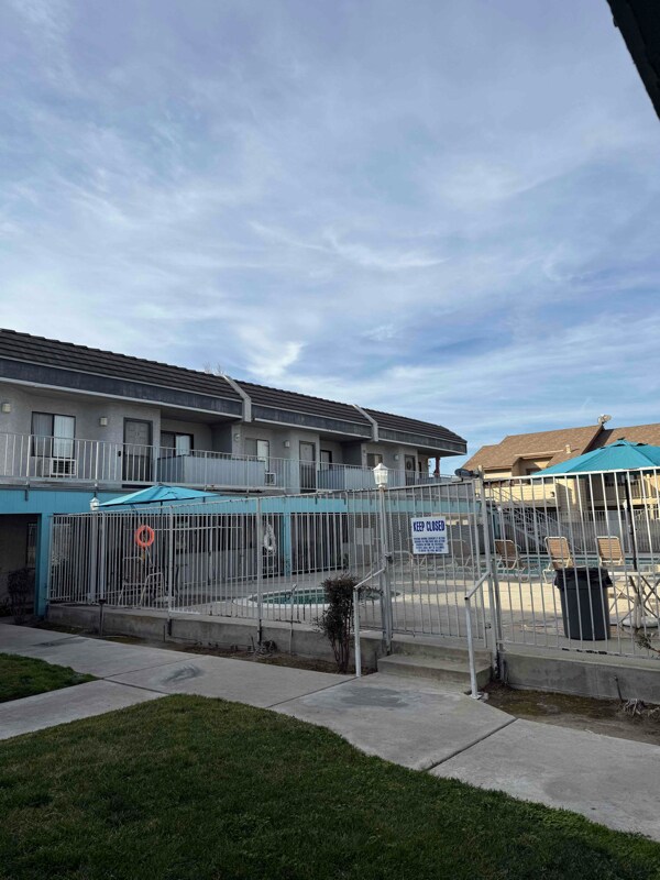 Building Photo - 1400 Peckham St