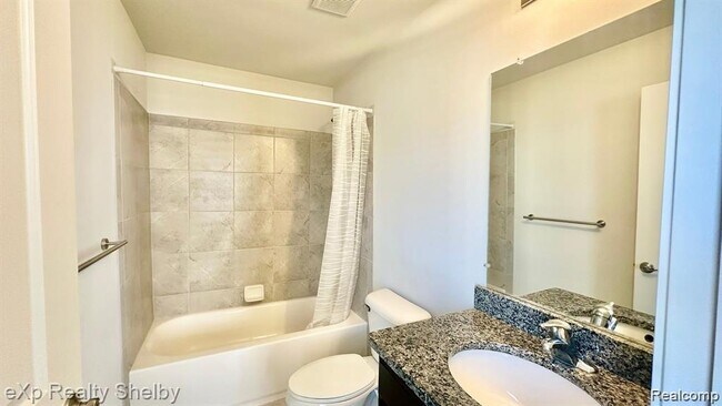 Building Photo - 1071 N Sherman Dr