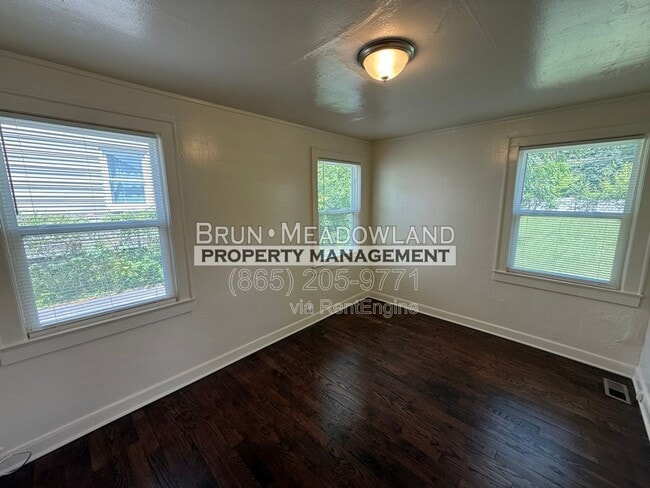 Building Photo - 2620 Woodbine Ave