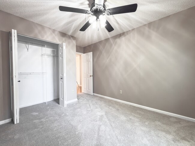 Building Photo - 642 Aspen St