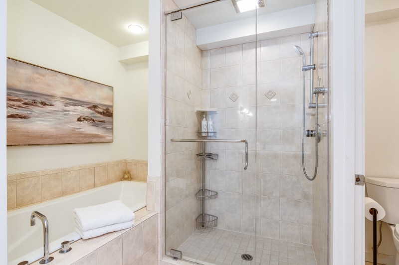 Building Photo - 2026 Fairview Ave E