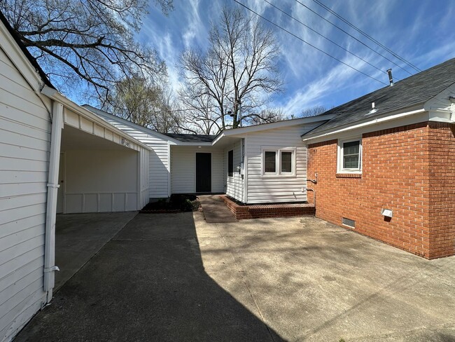 Building Photo - Charming 4-Bedroom Home in Memphis – Spaci...