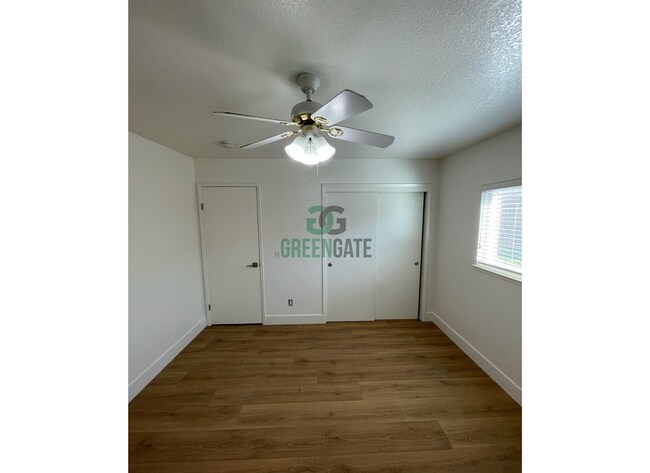 Building Photo - NOW AVAILABLE! Beautiful 3 Bedroom, 2 Bathroom Home Located in Ripon, CA