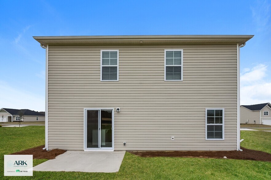 Building Photo - 173 King Buck Dr