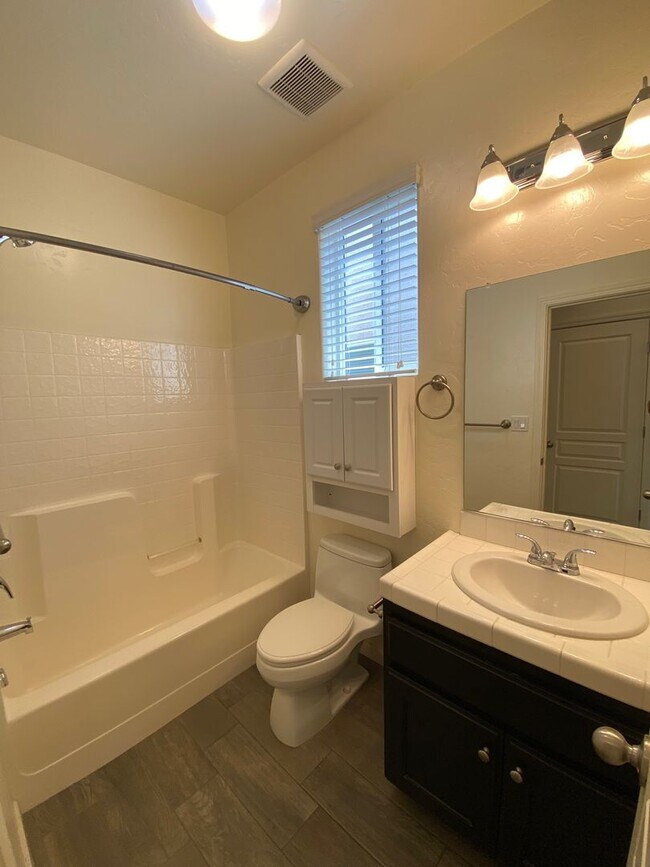 Building Photo - Tulare home coming soon!