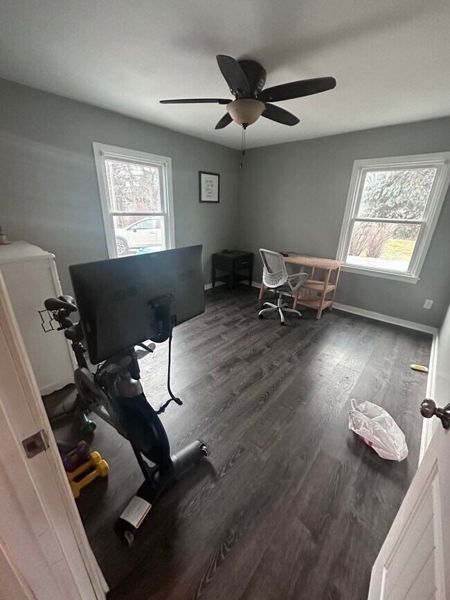 Building Photo - 213 E Douglas St