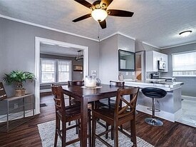 Building Photo - 125 Linsan Ct